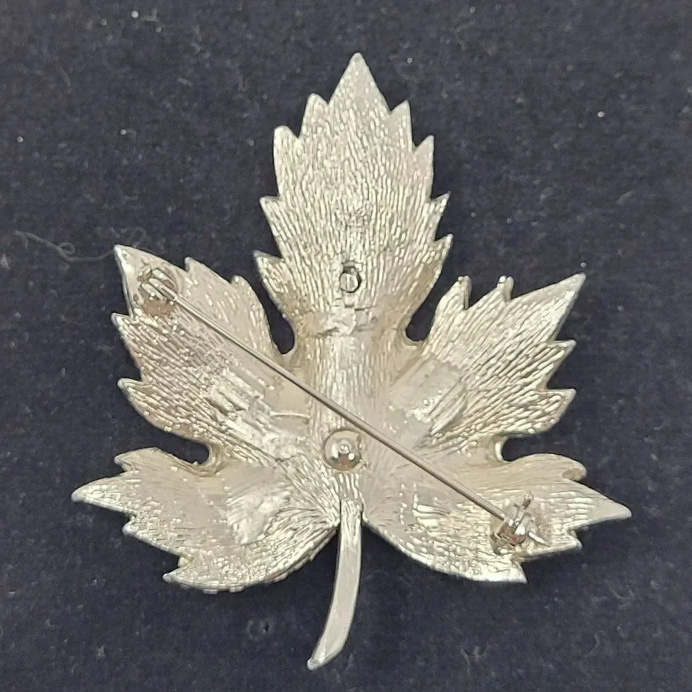 Vintage‎ Silver Tone Maple Leaf Brooch Pin Pendant 3D Etched Gift Canadian